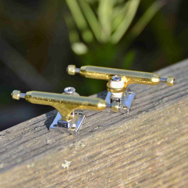 Fingerboard trucky SB-pro 32mm stříbrno-zlaté - Image 3
