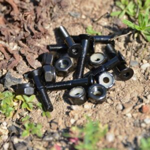 hardware šrouby a matky 1" (25 mm) imbusové černé