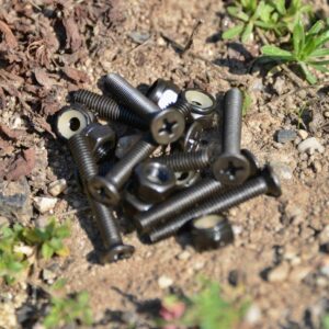hardware šrouby a matky 1,58" (40 mm) křižák černé